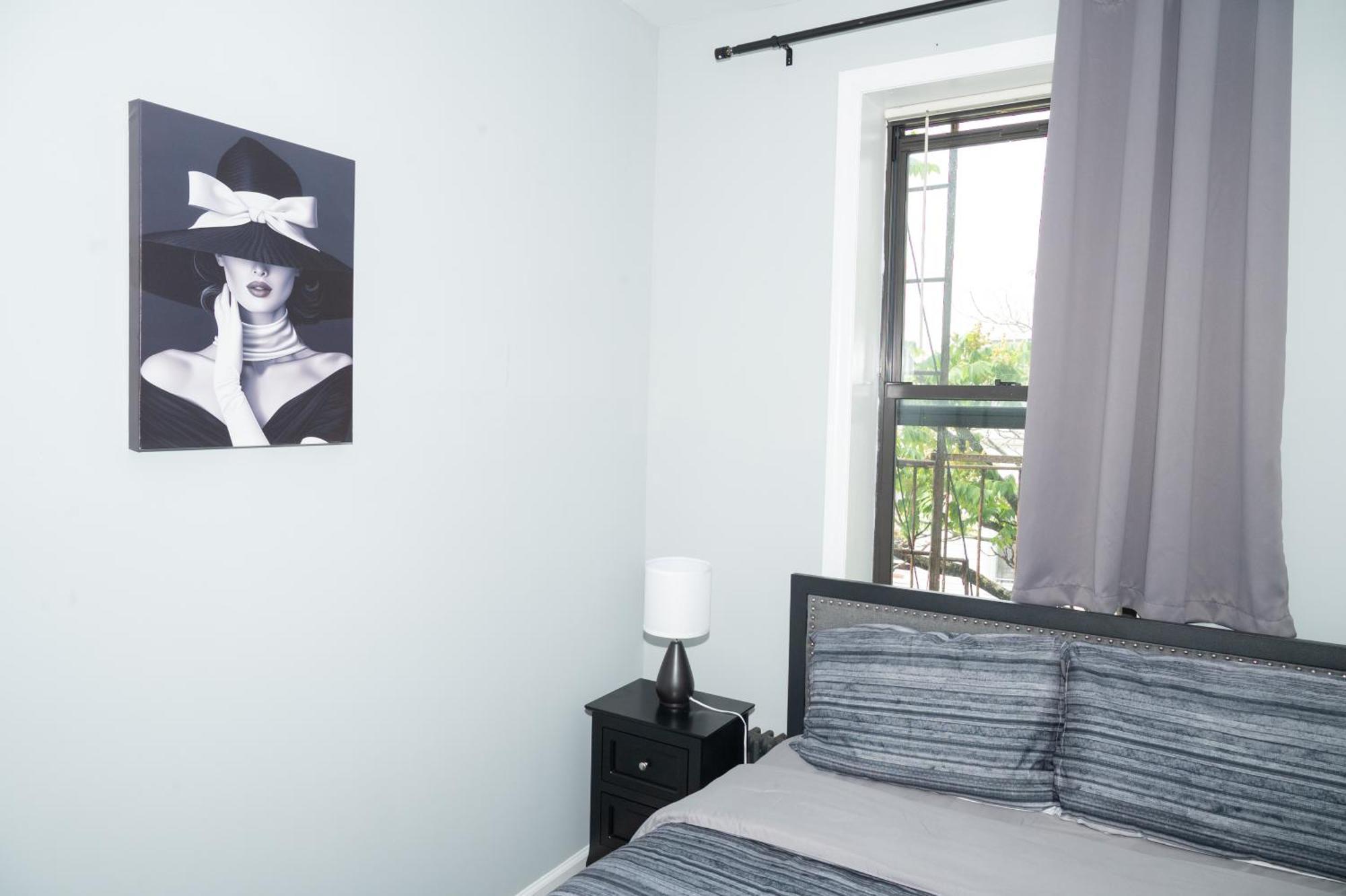 Noir2 Brighton 2min Walk To Ocean & Subway Chic Homestay